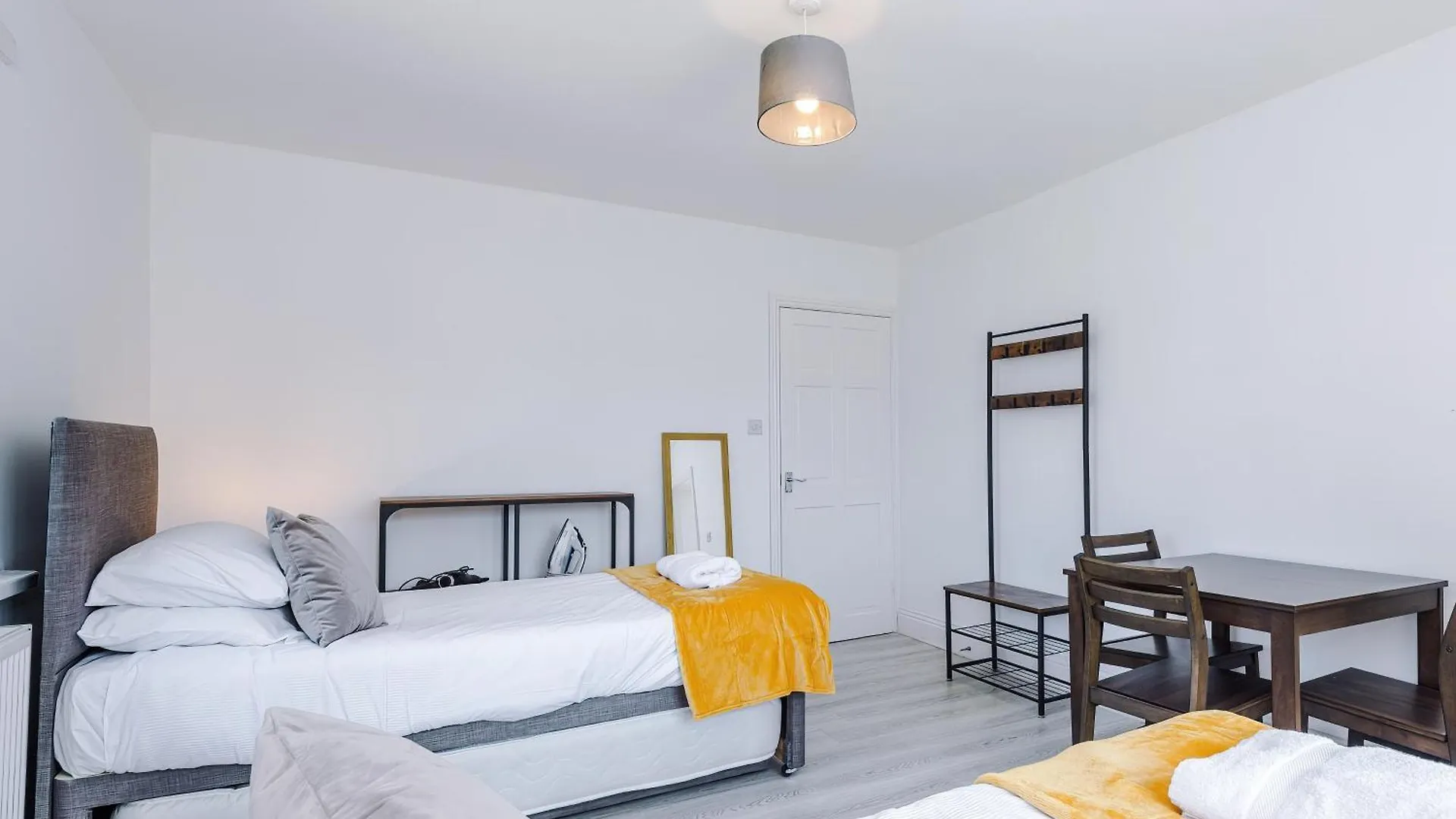 펜션 스킵턴 Sleeps 10, 5 Beds, Free Parking, Contractors 빌라