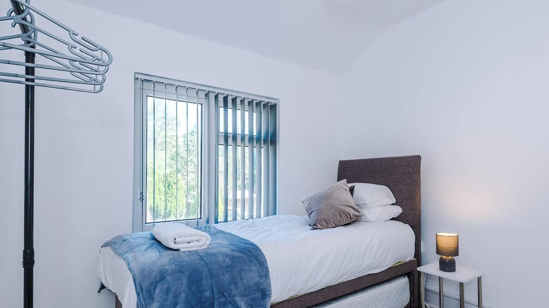 Sleeps 10, 5 Beds, Free Parking, Contractors Villa Skipton 0*,  United Kingdom